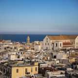 ...Santa Scolastica, la torre dell'Annunziata, la Basilica di San Nicola...